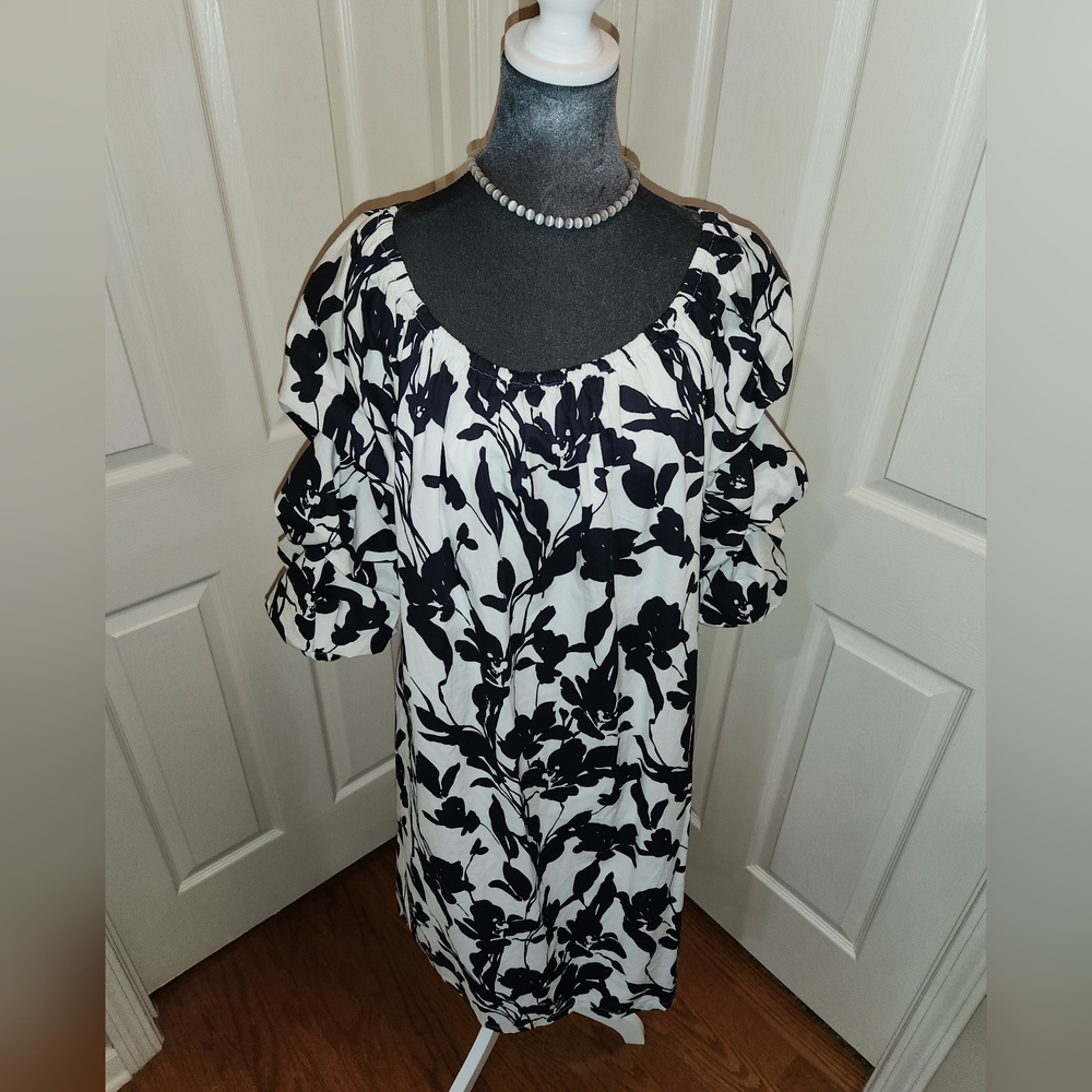 Ivy Street black white floral  -2X